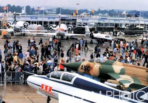 ?中國航空工業首次參加巴黎航展